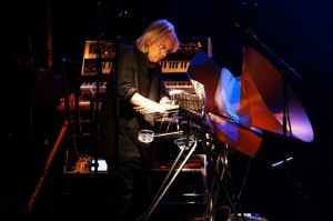 7-spectacle-jeune-public-Synths Cristal Bashet